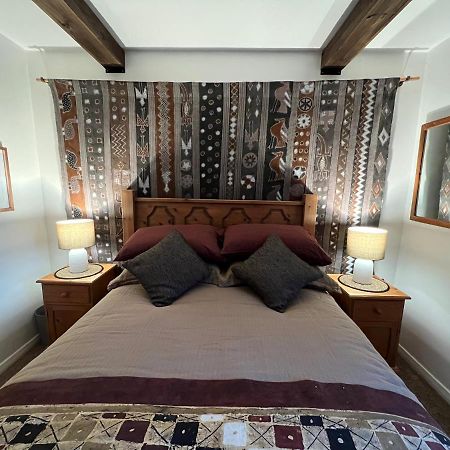 Cosy Private Accommodation In Corsham, Near Bath Екстериор снимка