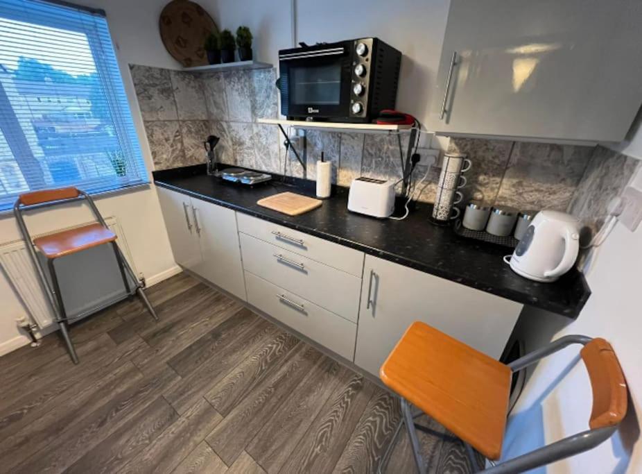 Cosy Private Accommodation In Corsham, Near Bath Екстериор снимка