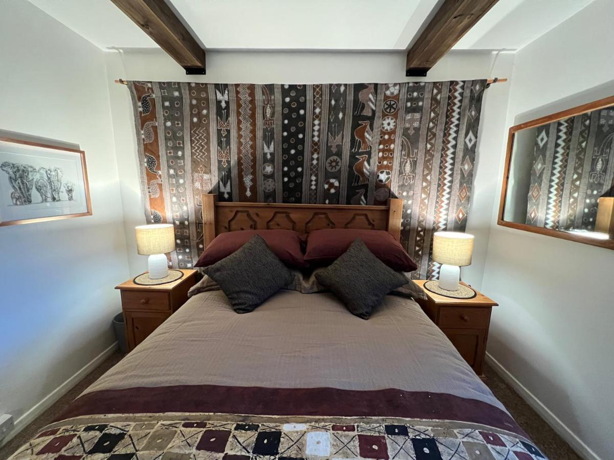 Cosy Private Accommodation In Corsham, Near Bath Екстериор снимка